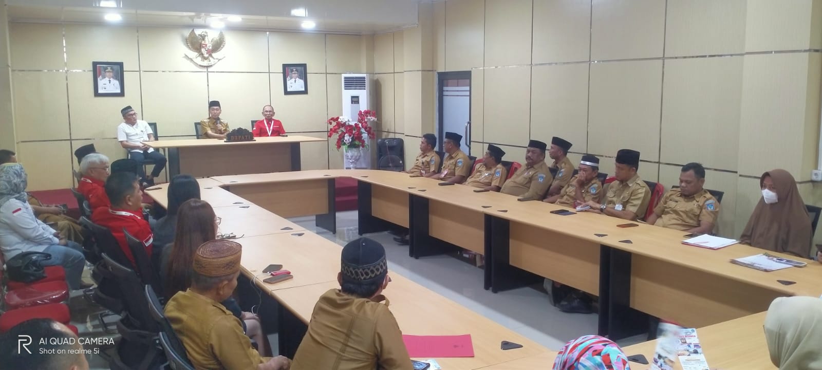 Bank Prismadana disambut sambut langsung Bupati H Iskandar Kamaru SPt MSi.