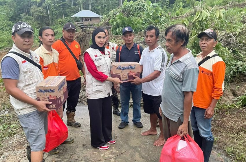  Korwil Baguna PDIP Sulut di BMR Bantu Korban Banjir Boltim