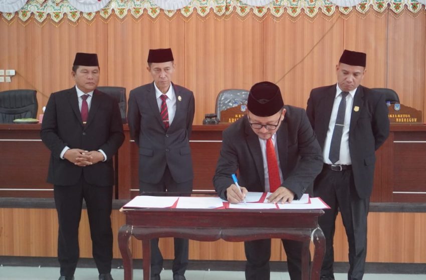  DPRD Bolsel Gelar Paripurna Tahap II LKPj 2023, Sekaligus Tetapkan Perda Perlindungan Perempuan dan Anak