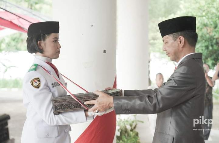  Pj Bupati Pimpin Upacara Pemindahan Duplikat Bendera Merah Putih