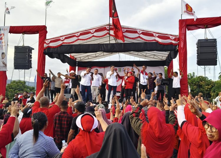  Ribuan Pendukung IDEAL Padati Lapangan Desa Salongo, Zulkifli: Kami Siap Berjuang Bersama Rakyat